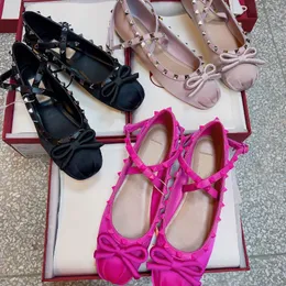 Nuovi scarpe da ballo da ballo di balletto rosa scarpe da ballo professionista scarpe da ballerina satinata bowknot bocche superficiali sandali piatti singoli per donne mocassini