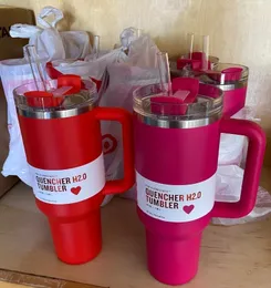 Estoque dos EUA Cosmo Pink Tumblers Target Red Parade Flamingo Cups H2.0 Copo de 40 onças com alça de palha Garrafas de água de café com cópia X com logotipo 40 onças presente de dia dos namorados 0105