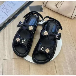 10A designer dad sandalen klassieke Dames Sandalen mode casual platte sandalen Luxe platte strand dad sandaal Zomer Outdoor dames Hoge kwaliteit velours strik Parel sanda