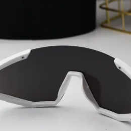 Calma per le donne occhiali sicuri di belle maree con cornice radiazione designer occhiali da sole scudo designer bianco visor a strisce rossa maschile da uomo ciclismo maschile maschi