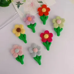 Flores decorativas lã feltro flor pequeno cártamo doce princesa clipe lateral diy artesanato acessórios de vestuário decoração de natal