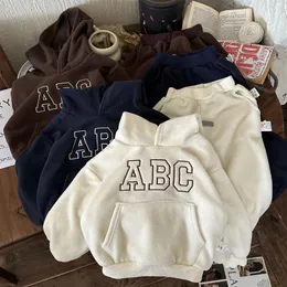 För 18 år vinter mode barn pojkar flickor sport teddy fleece träning spädbarn bomull vadderad kläder set med huva 240105