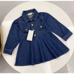 Conjunto de bebê de manga comprida de marca de luxo: vestido de grife, saia jeans e saia infantil – roupas elegantes de bebê para crianças