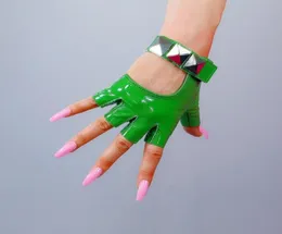 Real Leather Semifinger Gloves Patent Bright Green Silver Rivet Sheepskin Fingerless Women Pekskärm WZP50 Fem fingrar5114570