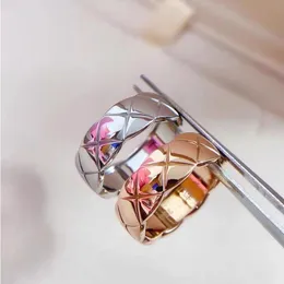 水栗の重複鏡リングLuxurys Desingers女性ファッションInsトレンディなニッチデザインインデックス指の指輪は、男とCXWPのために開いています