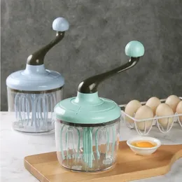 手動の家庭用ケーカービーターエッグシェーカー半自動小型卵ビーターキッチンフード加工機小さなツール240105