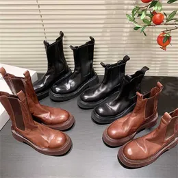 Buty szczupłe buty rurowe sprężyna i gęstość jesienna jedyna średnia lufa pojedyncza but Matsuke Western Martin Womens Short 230830