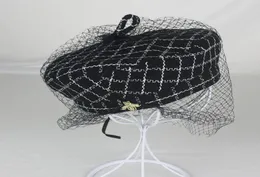 Chapéus de boina de treliça de malha para mulheres moda elegante chapéus octogonais moda pequena abelha senhoras chapéus de alta qualidade fabricantes5298469