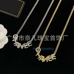 Designer Choker Halskette chinesische personalisierte Briefkette Populär Das Internet mit Chanelse Collarbone -Kette vielseitiger englischer Kragen Dekoration Trend