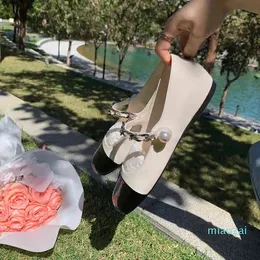 Fragrância pequena cabeça redonda pérola fundo plano salto suave sola grossa sapatos únicos femininos