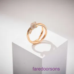 Top original Tifannissm Womens Ring loja online mesmo anel de nó S925 banhado a prata 18K conjunto de ouro com zircão temperamento simples ribbo Tem caixa original