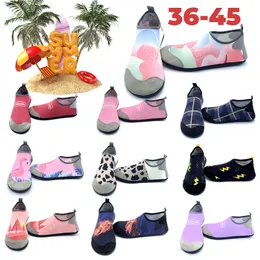 Açık havada Yumuşak Soldu Anti-Slip Aqua UNISEX HIZLI TRY SURFING NEFRABLI KURULU KAPLANIŞ SAYFALAR Plaj spor ayakkabıları dalış çorapları kaymaz yüzme şnorkelli yüzme nehir izleme