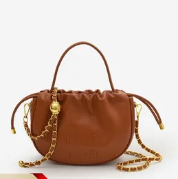 Nueva bolsa nube portátil de cadena plisada de cuero suave de alta calidad, bolso pequeño de carácter chino Fu, bolso de mano, bolsos de mensajero que combinan con todo, moda