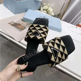 Eleanor Slides Designer Women triangle Leather Sandals Hollowed out Pattern Rubber Slippers Summer Fashion Sandal