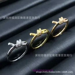 Tifannissm Ring Pierścienie serca Wisior biżuterii v Gold High End skręcony węzeł T Diamond Women's 18 -Rose Rope Champagne Propozycja ma oryginalne pudełko