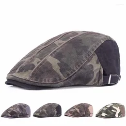Berets Four Seasons Men Camuflage Sboy Caps Boina dla mężczyzn 55-59cm Patchwork Bawełniane czapki stare w stylu na świeżym powietrzu w BT0122