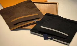 Sciarpe classiche a reticolo Cappelli invernali designer berretto in osso Uomo donna Coppia sciarpa cappello vestito a due pezzi Berretti Uomo fazzoletto da collo8958776
