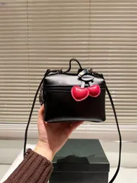 Tasarımcı mini crossbody çantalar lüks kiraz öğle yemeği kutusu çantası moda kişisel alışveriş çantaları omuz çantası çantası marka siyah haberci çantalar hdmbags2023