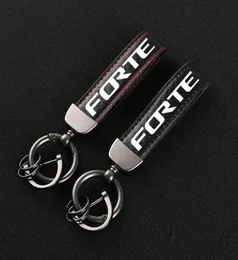 Keychains HighGrade Leather Car Keychain 360 graders roterande hästsko nyckelringar för Kia Forte GT 2021 20211 Tillbehör2741703