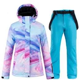 Terno de neve colorido feminino usar roupas de snowboard trajes à prova dwaterproof água ao ar livre jaqueta de esqui cinta calças babadores moda inverno 240104