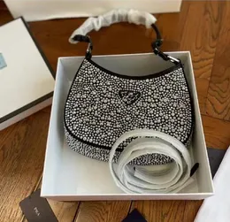 Projektantka pełne diamentowe torby na ramię luksusowe kobiety kryształowe torebki marka kobiet metalowe koraliki brokatowe torba minimalistyczna i modne wszechstronne torby pod pachami