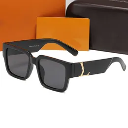Het ny lyxdesigner Brand Square Solglasögon Designer Solglasögon Högkvalitativ Eyeglass Kvinnor Män Glasögon Womens Sun Glass UV400 Lens Unisex