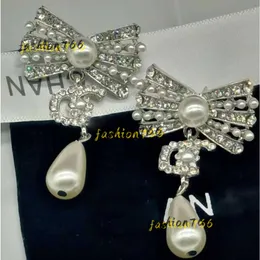 Stud Letter 2024 Earrings Studs Women Fashion Simple Designer Rhinestone Pendant Ear Charm Street Party Jewelry Lucky Gold White Color Sier Needle Earring
