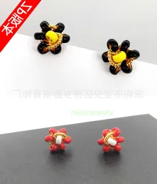 Bottegaly Venettaly Earrings 24秋/冬のメタル3D花のイヤリング新しいミニマリストイヤリングアクリルの真鍮素材のイヤリング