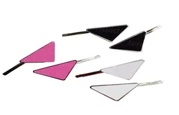 Metal triângulo crachá presilhas designer letras pino de cabelo ao ar livre viagem moda acessórios de cabelo feminino geométrico barrette5803286