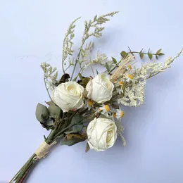 Kwiaty dekoracyjne jedwabna róża sztuczna na domową dekorację ślubną sypialnię centralna stolik Załóż bukiet na pannę młodą trzymającą bukiet
