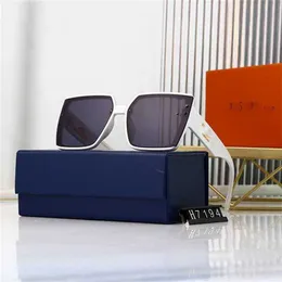 16% de descuento en venta al por mayor de gafas de sol de calle rojas netas en el extranjero con nueva caja gafas de burro