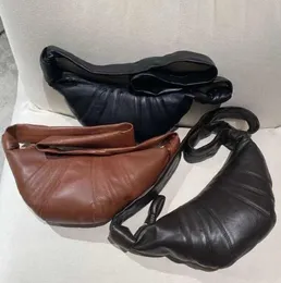 New Cow Horn Bun, Unique Design, Fashionable Dumpling Bun, Crossbody Bag, Waist Bag, Women's Genuine Leather Underarm French Bag