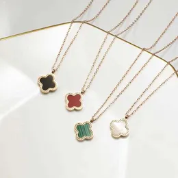 Accessori per gioielli classici di Van Collana in oro 18 carati di moda coreana Collana con pendente premium a catena con colletto a forma di trifoglio rosso con temperamento rosso femminile