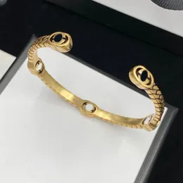 Bracciale Bracciale classico e suggestivo, polsini in acciaio al titanio, bracciale con diamanti, confezione regalo di gioielli d'amore per uomini e donne