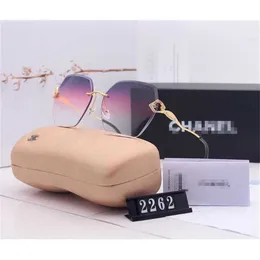 20% OFF Wholesale of sunglasses 21 New Xiaoxiang Women's Fashion Trend Metal Colorful Sunglasses Personalized Borderless Glasses 2262