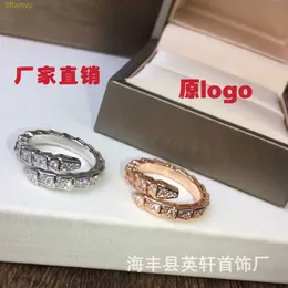 Ni2m Diseñador Joyería de lujo Bvlger B-home Collares pendientes v Chapado en oro plateado 18k Diseño de luz de diamante completo Anillo de hueso de serpiente personalizado abierto ancho y estrecho