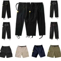 "Calças cargo masculinas – Streetwear estiloso com estampa hip hop, design retrô militar e vários bolsos – perfeitas para uso casual e de treino"