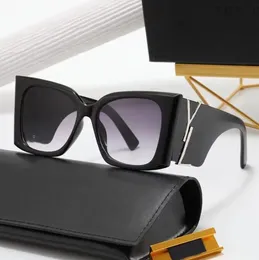 2024 Luxury Sunglasses for Women and Men Designer Sunglasses Y slM6090 Same Style Glasses Classic Cat Eye Narrow Frame Butterfly Glasses Y119