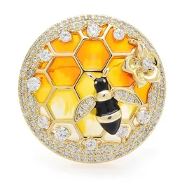 Wuli Baby Pretty Honeycomb Bee Brooches for Women Unisex High Quality Luxury Insects Office Party Brosch Pins Gifts 240106