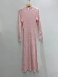 Maje einfarbiges mittellanges Strickkleid mit Stehkragen und schmaler Passform für Damen