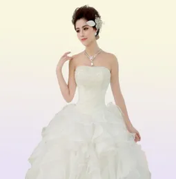2018 Letnie sukienki ślubne bez ramiączek Białe białe księżniczka bez rękawów Ball Suknie Balls Real PO vestidos de novia1911868