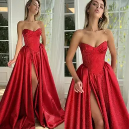 エレガントな赤いプロムドレス