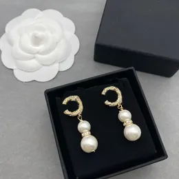 Luksusowe kolczyki Pearl Designer Love Gift CHARMINGE NOWOŚĆ MODY JEINDY BINEGRY ZŁOTA 18K Płytkowane kolczyki