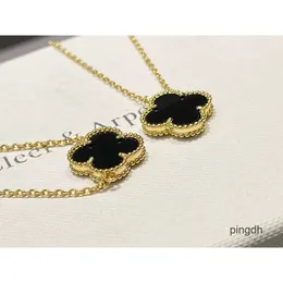 Vanly Clef Kolyesi Aşk Kolye Kadınlar için Çift Döngü Takılar Titanyum Çelik Düğün Takı Yakalar Collier