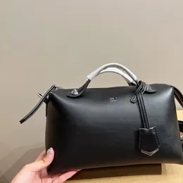 Outono e inverno nova moda simples bolsa de ombro portátil boston saco de maquiagem estilo versátil saco de trabalho commuter