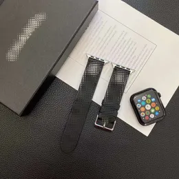 디자이너 WatchBands Apple 밴드 38mm 40mm 41mm 42mm 45mm 45mm iwatch 5 6 7 8 밴드 가죽 스트랩 브레이슬릿 L 패션 브랜드