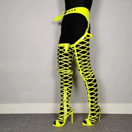 Sandali scavati sopra i pantaloni a vita al ginocchio stivali giallo neon moda sandali lunghi con punta aperta scarpe estive da donna sexy