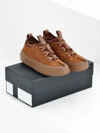 مصمم أزياء فاخر جديد للرجال أعمال أحذية جلدية للرجال العلامة التجارية منخفضة أعلى مجموعة القدم الزر الأسود/البني أربعة مواسم