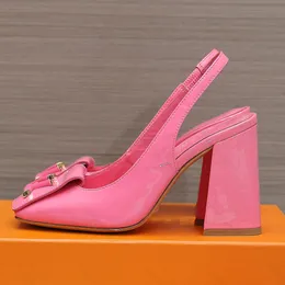 Lüks tasarımcı elbise ayakkabıları kadın slingbacks topuklar sallanıyor sandaletler patent patent deri tıknaz topuk moda seksi parti toka kare ayak parmakları düğün ayakkabı boyutu 35-42 kutu