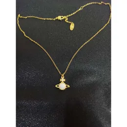 المصممين المجوهرات Vivienne Edition الإمبراطورة Dowager Saturn Opal Stone Necklace Pin Pearl Twiber سلسلة عالية الجودة GROU59+565